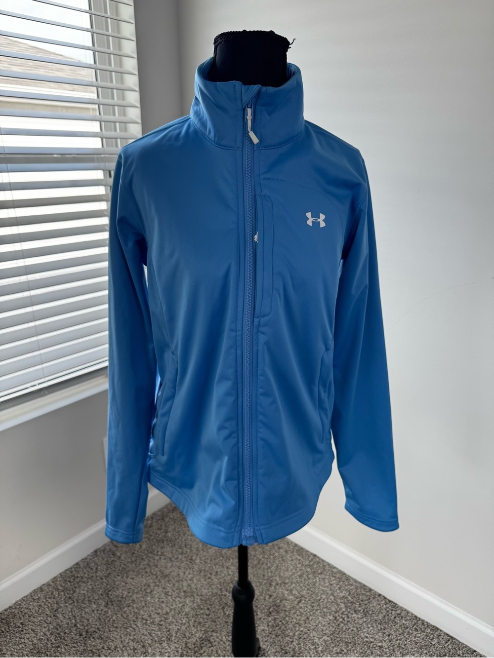 Under Armour Women’s Blue Softshell Full Zip Jacket size M